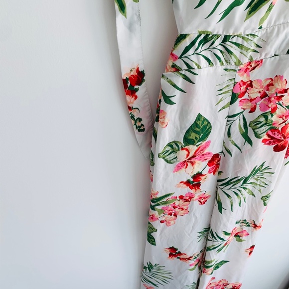 Floral open back jumper. New. - Picture 9 of 10